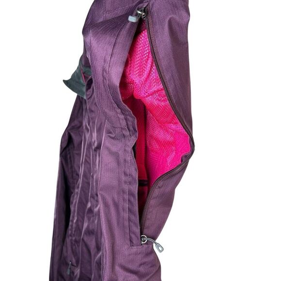 Patagonia Women's Purple Ski Jacket with Pink Highlights - Picture 8 of 13